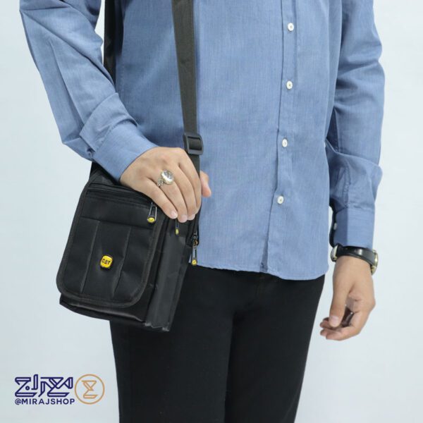 کیف دوشی برزنتی جلو نقاب مردانه