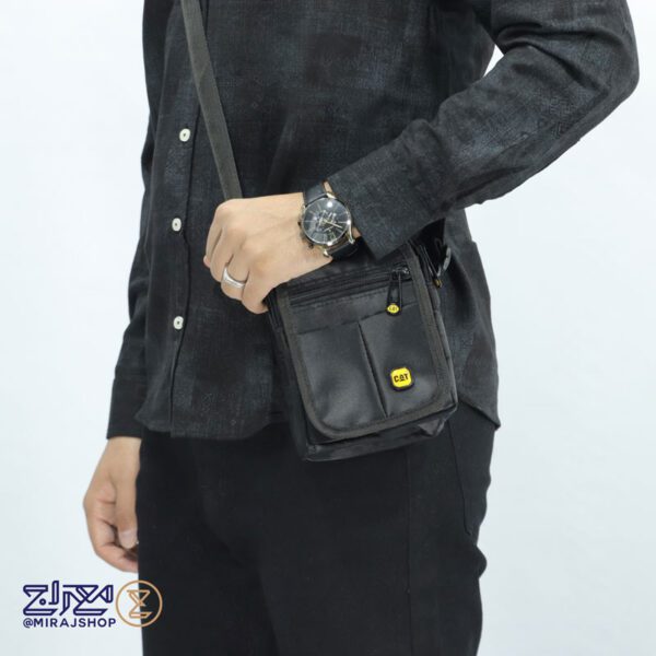 کیف دوشی برزنتی جلو نقاب مردانه